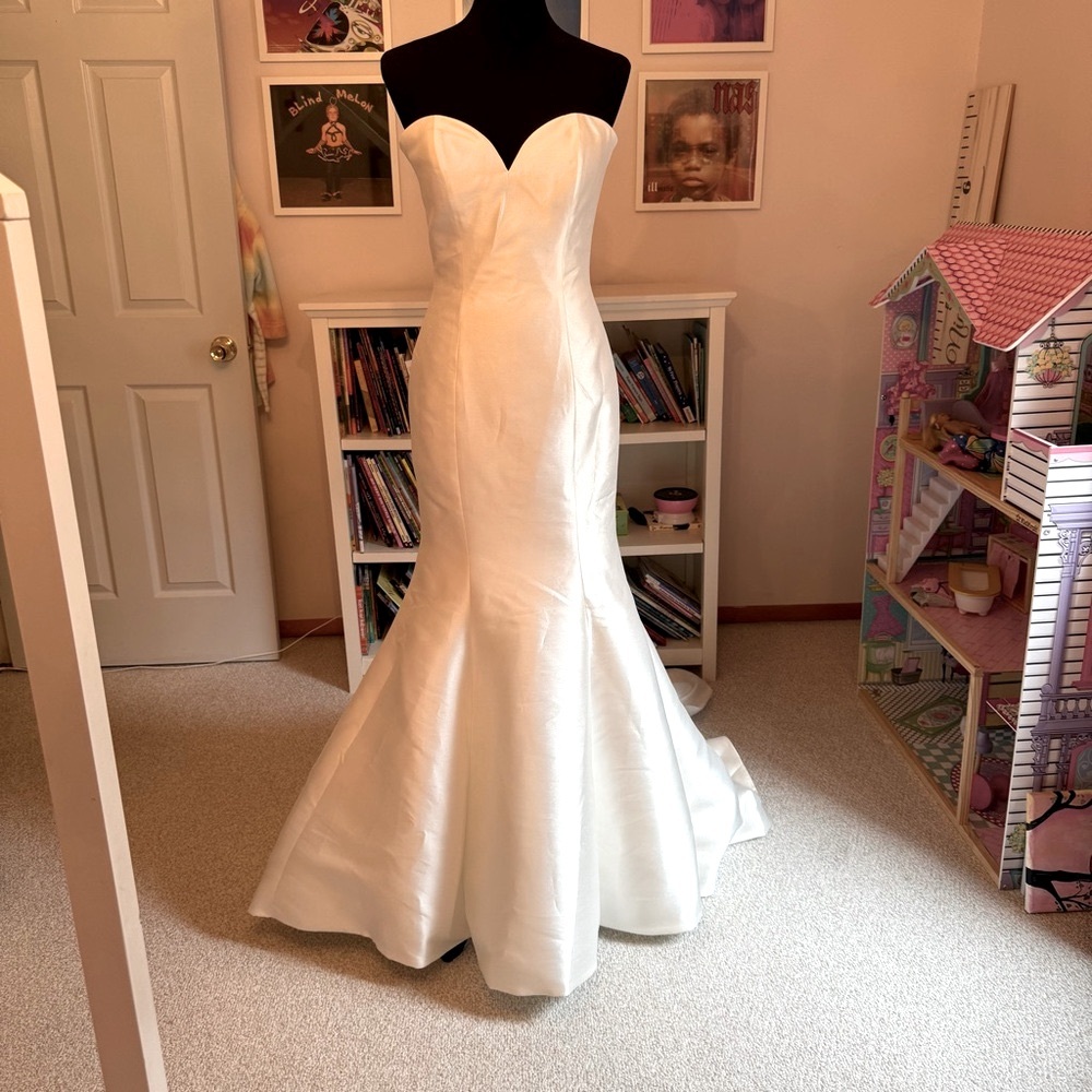 Ivory Buttoned Wedding Dress - Never Been Worn - New With Tags